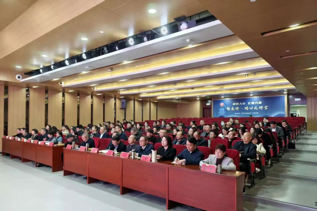 1764668370192097275.jpg 1764668370192097275.jpg